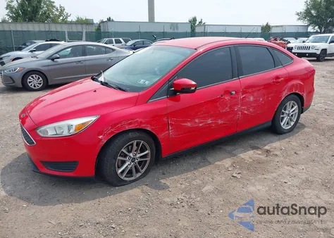 2015 Ford Focus Se z USA, uszkodzony, nr VIN 1FADP3F23FL244245